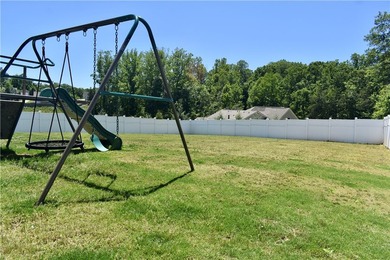 Sellers are offering a 1-year home warranty for added peace of - photo 36