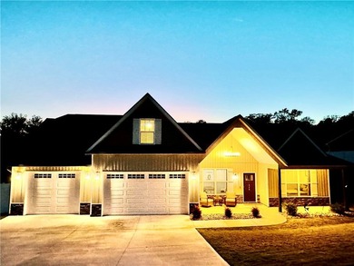 Sellers are offering a 1-year home warranty for added peace of - photo 39