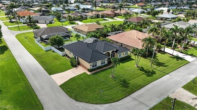 WELCOME TO A SUN-DRENCHED RETREAT IN ONE OF CAPE CORAL'S MOST - photo 6