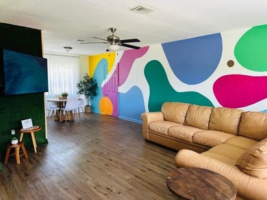 Renovated 3BR/2BA home on a spacious 0.28 acre lot in a quiet - photo 2