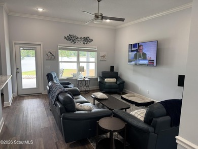 House features a large lot on approximately 30 Acre Lake, Stucco - photo 9