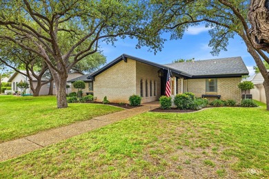 Welcome home to this spacious 3-bedroom, 2-bathroom residence - photo 5