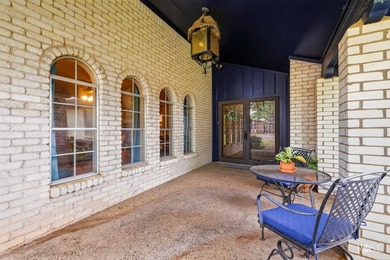 Welcome home to this spacious 3-bedroom, 2-bathroom residence - photo 7
