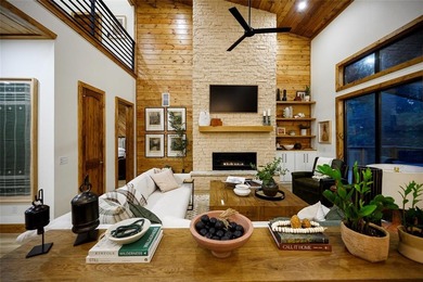 WELL APPOINTED, PROFESSIONAL DESIGNED, CUSTOM BUILT HOME ON THE - photo 10