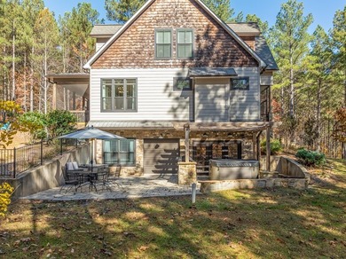 Stunning Craftsman Farmhouse in the Gated Community of Thirteen - photo 11