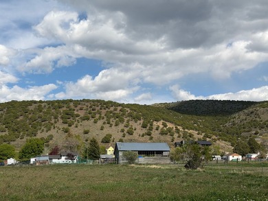 Escape to Bear Lake and enjoy the character of this log cabin - photo 14