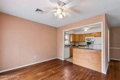 Welcome to this charming Canterbury model located in the - photo 16
