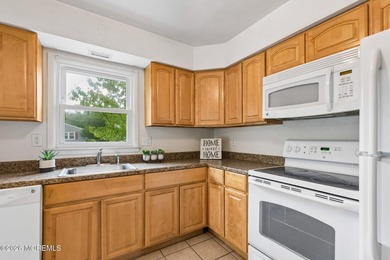 Welcome to this charming Canterbury model located in the - photo 19
