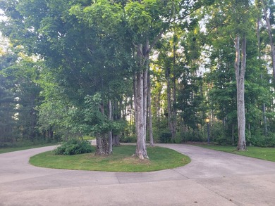 Welcome to Long Acres, a beautiful forest just outside of - photo 25