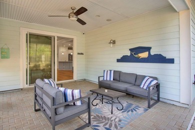 PRIVATE POOL LAGOON-TO-WOODED VIEWS ELEVATED FINISHES DETAILED - photo 27
