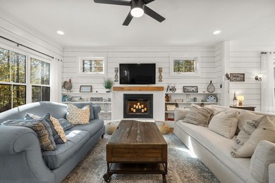 Stunning Craftsman Farmhouse in the Gated Community of Thirteen - photo 27