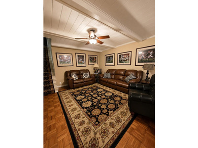 Welcome to luxury living at its finest. This stunning 5-bedroom - photo 28