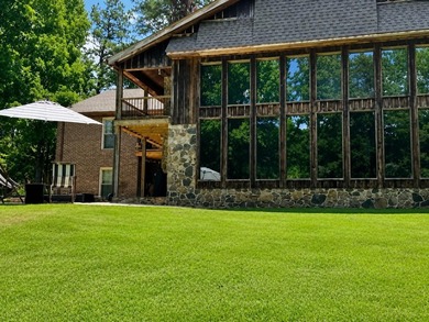 Welcome to luxury living at its finest. This stunning 5-bedroom - photo 32