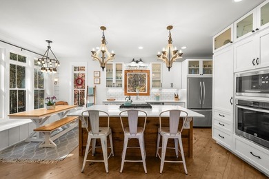 Stunning Craftsman Farmhouse in the Gated Community of Thirteen - photo 36