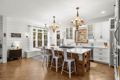 Stunning Craftsman Farmhouse in the Gated Community of Thirteen - photo 37