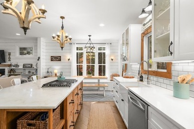 Stunning Craftsman Farmhouse in the Gated Community of Thirteen - photo 40