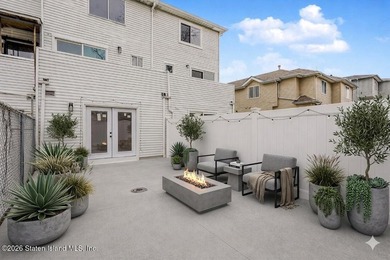 Fully Renovated Townhouse Near Forest Ave - Building size 14x42 - photo 10