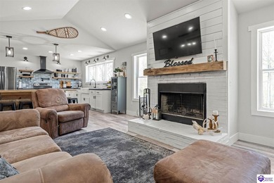 (private lake, pond, creek) Home For Sale in Elizabethtown Kentucky