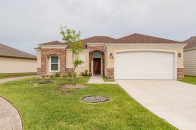 17 Valdarama is an exquisite 3 bedroom, 2 bath Golf Villa in the - photo 2