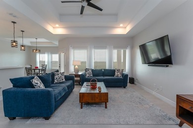 17 Valdarama is an exquisite 3 bedroom, 2 bath Golf Villa in the - photo 7