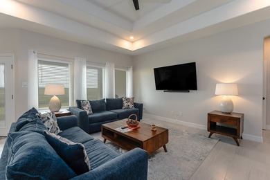 17 Valdarama is an exquisite 3 bedroom, 2 bath Golf Villa in the - photo 8
