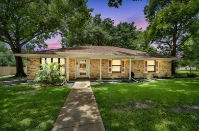 This 3 bedroom, 2 full bath home has so much to offer in an - photo 2