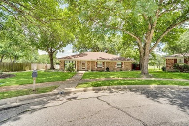 This 3 bedroom, 2 full bath home has so much to offer in an - photo 3