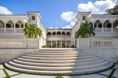 A rare opportunity on prestigious Hillsboro Mile, an - photo 3