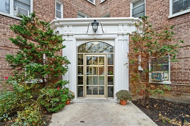 Are you searching to buy a 1-bed in Forest Hills doorman