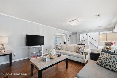 Welcome to this beautifully maintained split-level home offering - photo 22