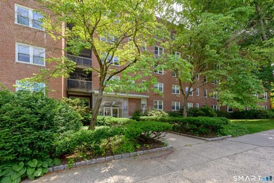 Welcome home to this charming co-op offering the perfect blend - photo 26
