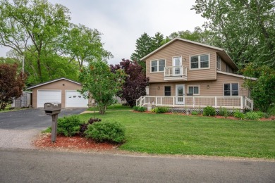 Lake Home For Sale in Poynette, Wisconsin