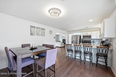 Welcome to this beautifully maintained split-level home offering - photo 33