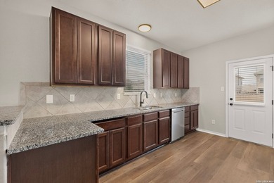 Welcome to 10423 Green Prairie, a beautifully maintained - photo 8