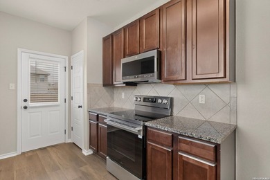 Welcome to 10423 Green Prairie, a beautifully maintained - photo 10