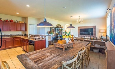 Huge Single-family Home in a Great Community in prime location - photo 10