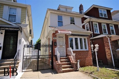 Well Kept Detached 1 family located in Old Mill Basin which - photo 1
