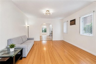Welcome to 2029 Batchelder Street - a well-maintained - photo 6