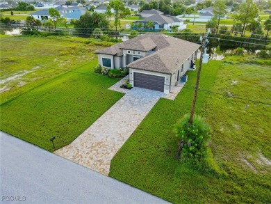 Stunning New construction home on Freshwater canal. This - photo 2