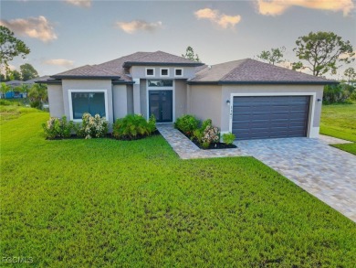 Stunning New construction home on Freshwater canal. This - photo 5