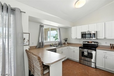 Welcome to your sunny Florida retreat in highly desirable - photo 12