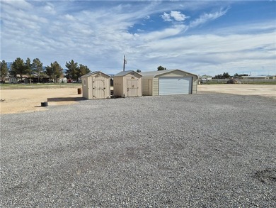 Versatile Pahrump Property with Expansive 6-Car Garage &