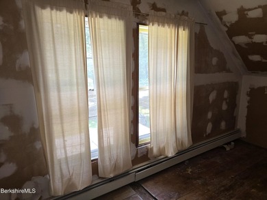Location, Privacy, and Stonewalls all in one! Discover a rare - photo 18