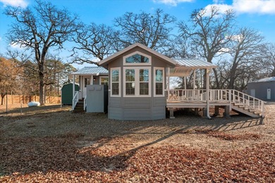 Well-maintained 2-bedroom, 1.5-bath tiny home situated on 1.39 - photo 19