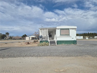 Versatile Pahrump Property with Expansive 6-Car Garage &