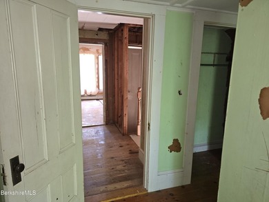 Location, Privacy, and Stonewalls all in one! Discover a rare - photo 21