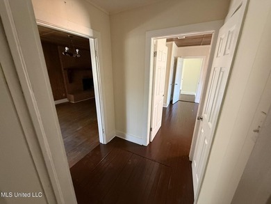 investment home located on a huge corner lot. Presently under - photo 22