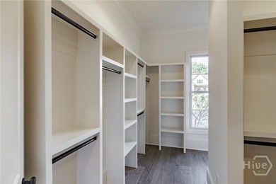 Exceptional quality, featuring 4 spacious bedrooms and 4 - photo 24