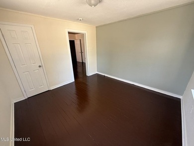 investment home located on a huge corner lot. Presently under - photo 26