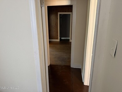 investment home located on a huge corner lot. Presently under - photo 31